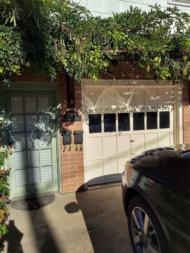 Building Photo - 2821 Eastgrove Ln