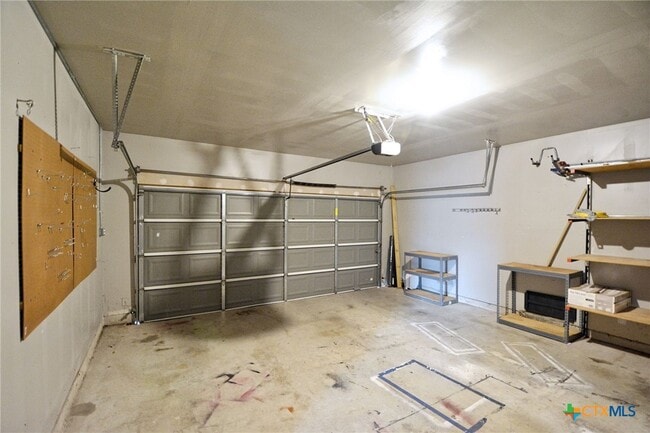 Building Photo - 2065 Dove Crossing Dr