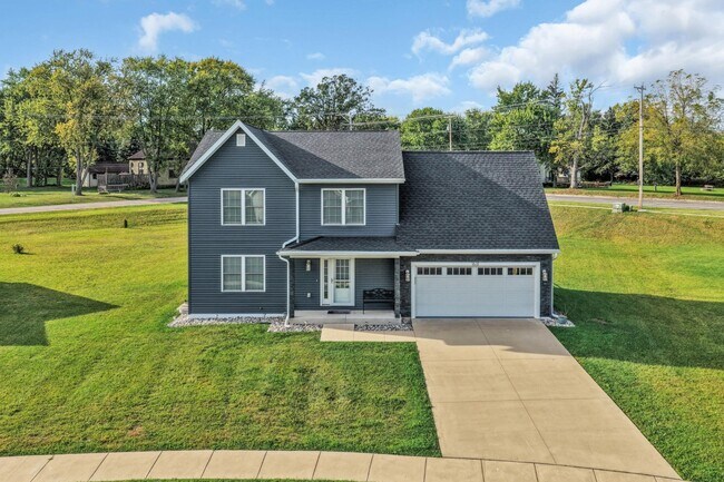 Building Photo - 1631 Smith Ln