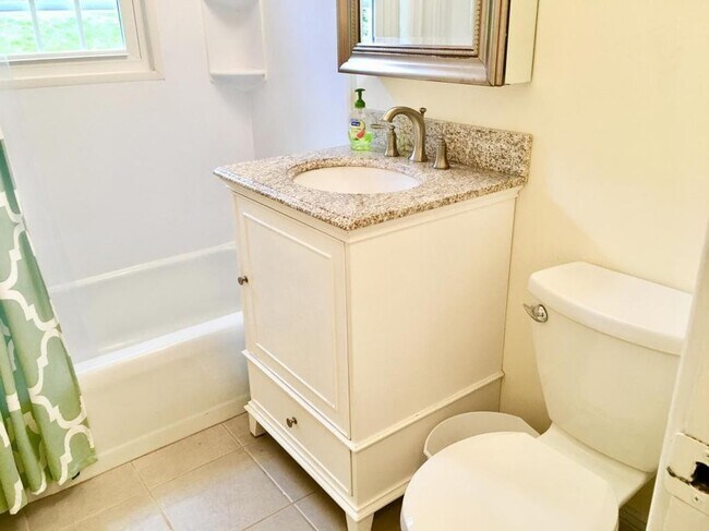 Building Photo - 88 Heritage Hill Rd