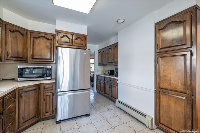 Building Photo - 138 N Forest Ave