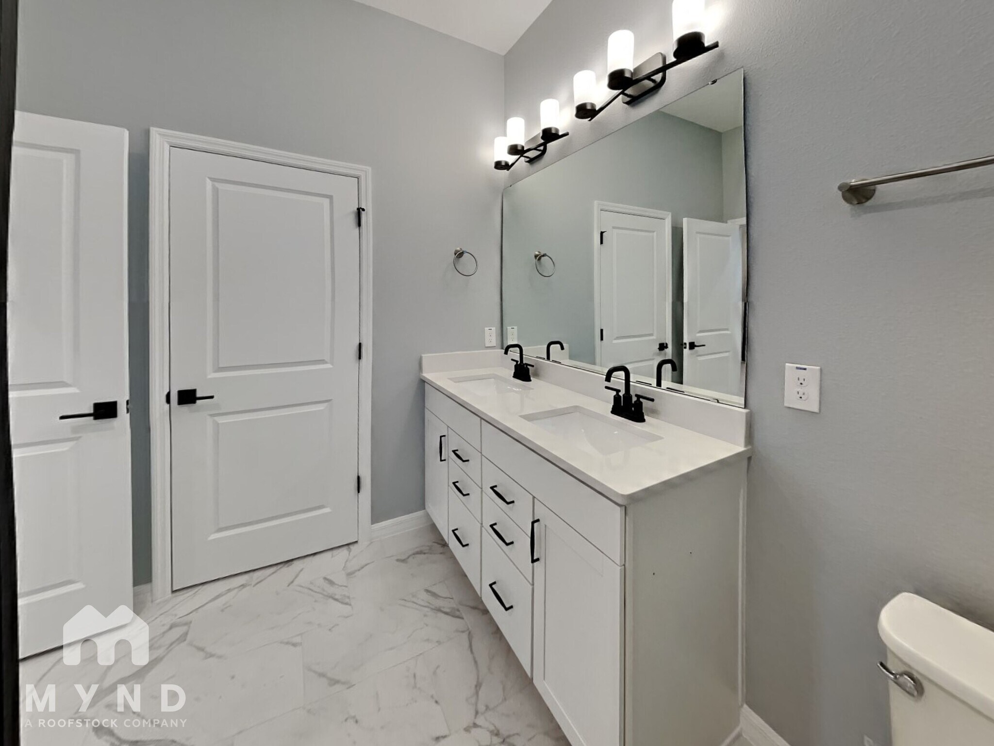 Building Photo - 660 Kimber Ln