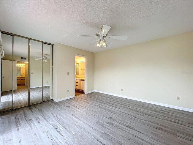 Building Photo - 5271 Coral Ct