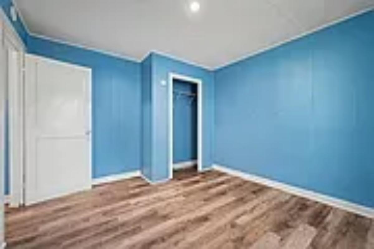 Building Photo - 250 Vernis Ave