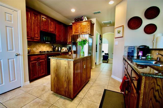 Building Photo - 2734 Greenway Dr