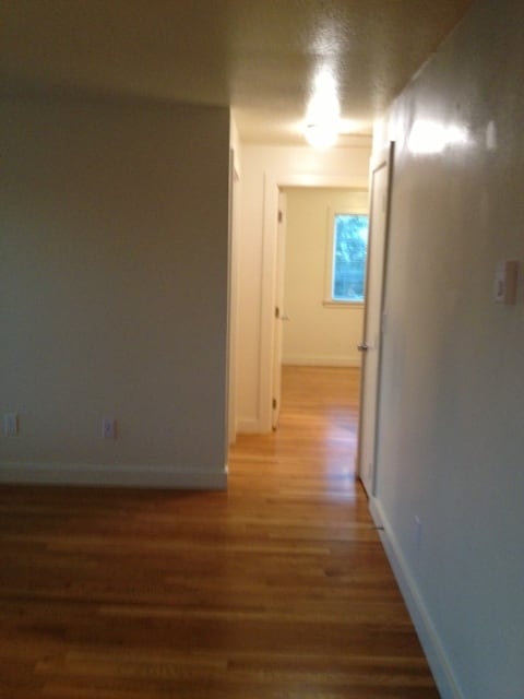 Building Photo - Spacious Private 2nd floor 2BD with Firepl...
