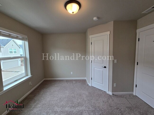 Building Photo - Charming 2-Bedroom, 1.5-Bath Home in a Pri...