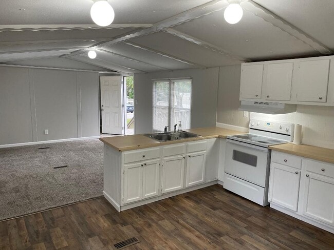 Building Photo - 17 Fox Haven Dr