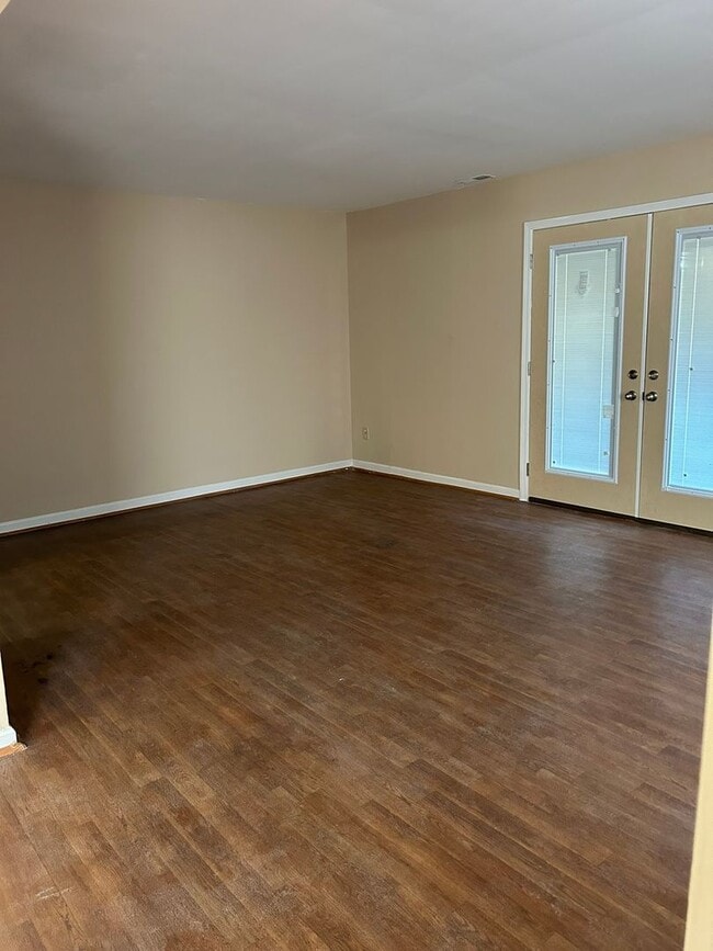 Building Photo - Town House- Rocky Mount