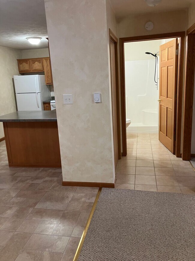 Building Photo - Spacious & Well-Maintained 1-Bedroom Apartment in New Bremen!
