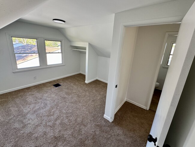 Building Photo - 324 Sturbridge Rd