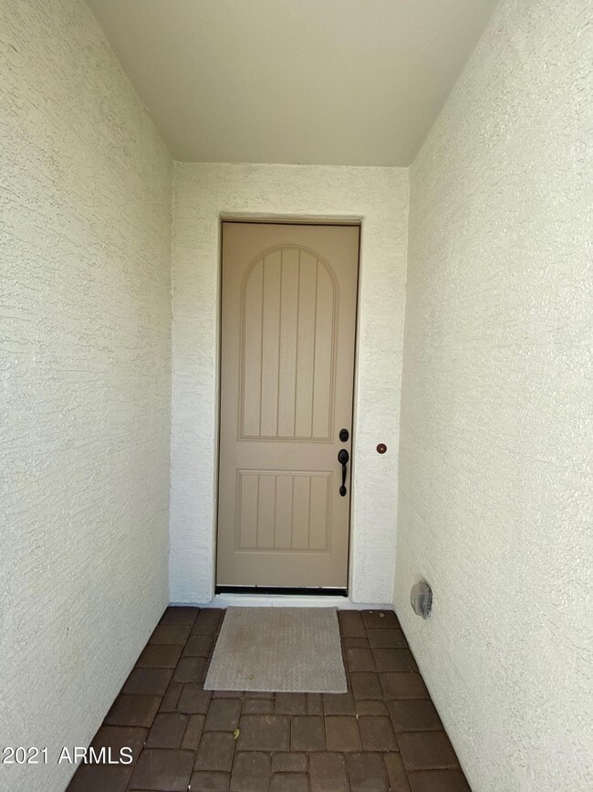 Building Photo - 5410 W Country Garden Ln