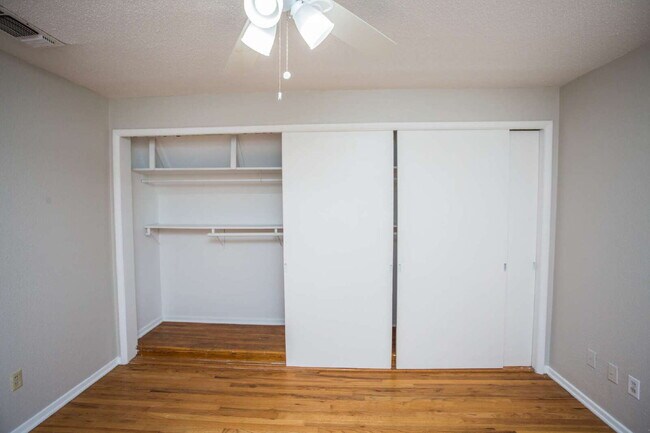 Building Photo - "Spacious 5-Bed Oasis with Granite Elegance & Hardwood Charm in Lubbock!"