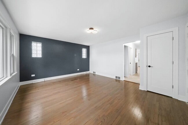 Building Photo - 4711 W Patterson Ave
