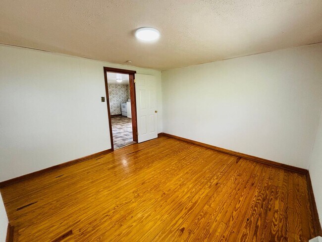 Building Photo - 723 Lee St