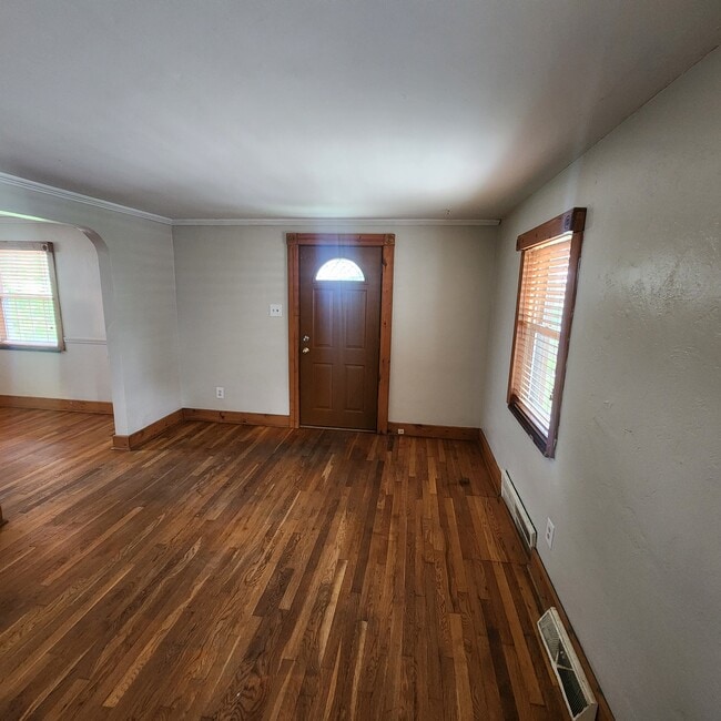 Building Photo - 1624 Bellaire Pl