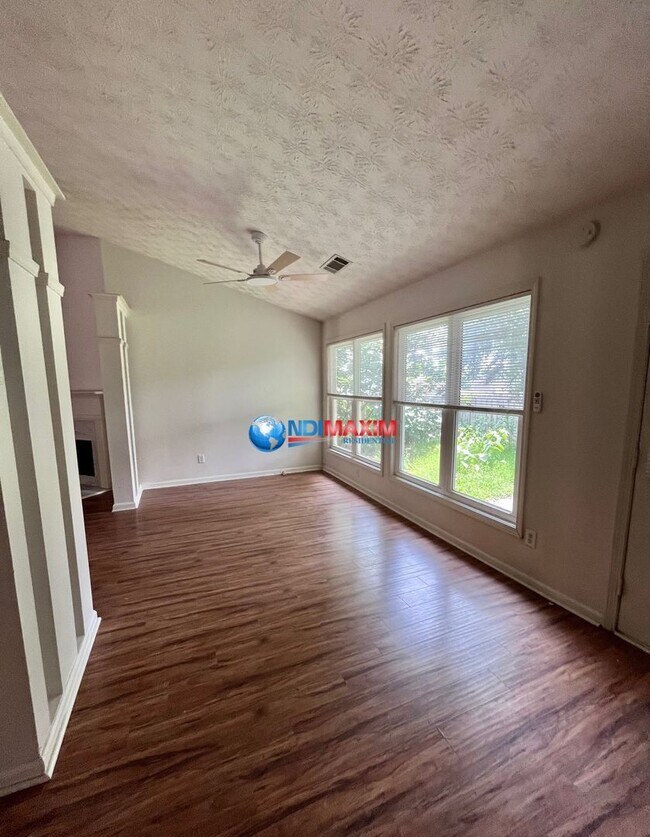 Building Photo - Spacious ranch in the DISCOVERY cluster in...