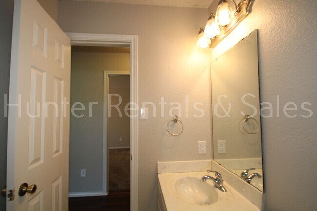 Building Photo - 4307 Frontier Trail