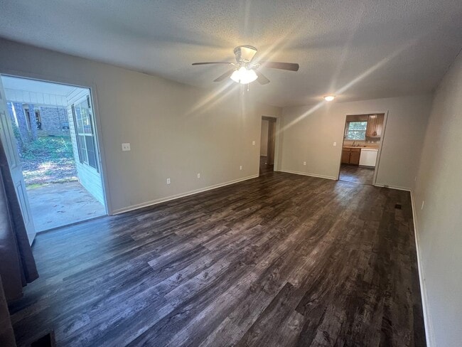 Building Photo - 4813 Oak Meadow Dr