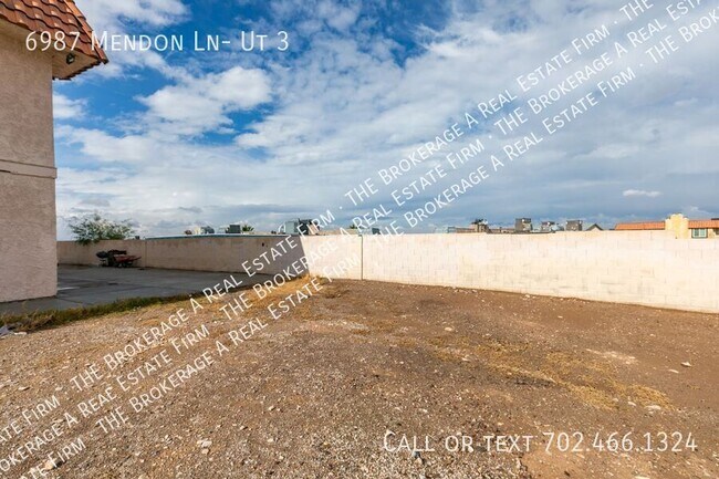 Building Photo - 6987 Mendon Ln