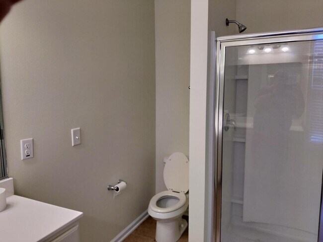Building Photo - 128 Carolina Wren Ave