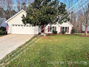 Building Photo - Ranch home with private screened deck