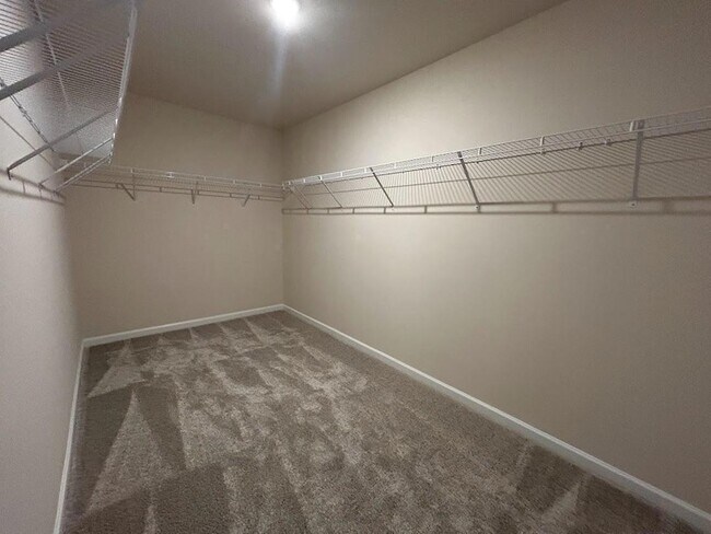 Building Photo - 241 Ribbon Rail St