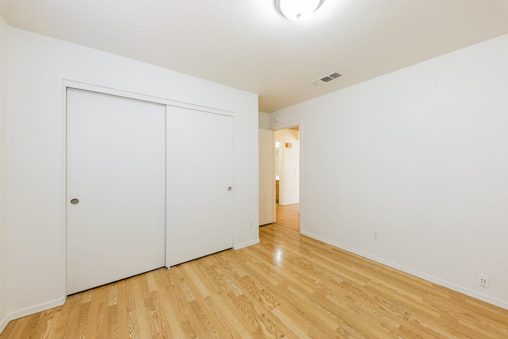 Building Photo - 2217 E Kelton Ln