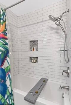 Building Photo - 912 W 66th St