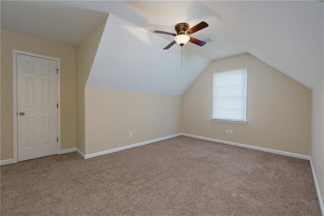 Building Photo - 2890 Carrollton Ct