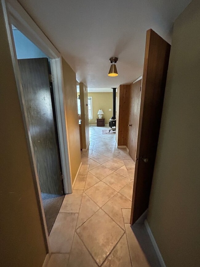 Building Photo - Long-term Lake Forest Glenn Condo