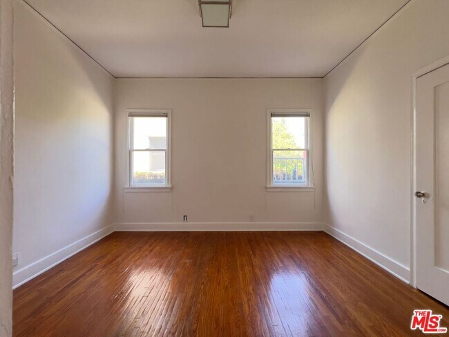 Building Photo - 1532 Rosalia Rd