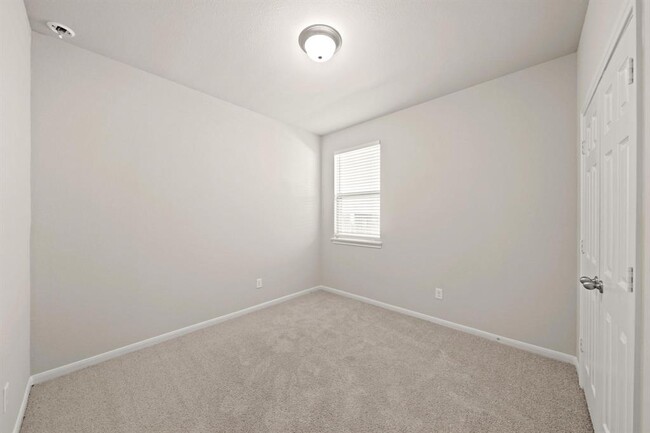 Building Photo - 2643 Westward Hl Dr