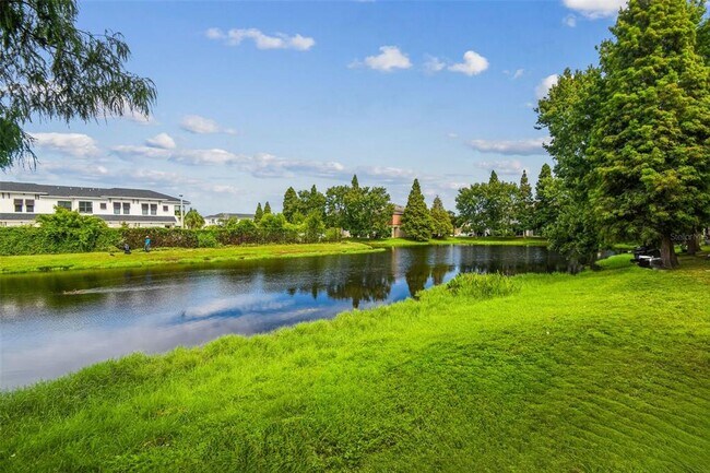 Building Photo - 4925 White Sanderling Ct