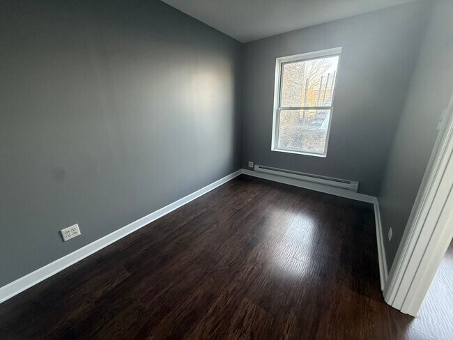 Building Photo - 3420 W Irving Park Rd