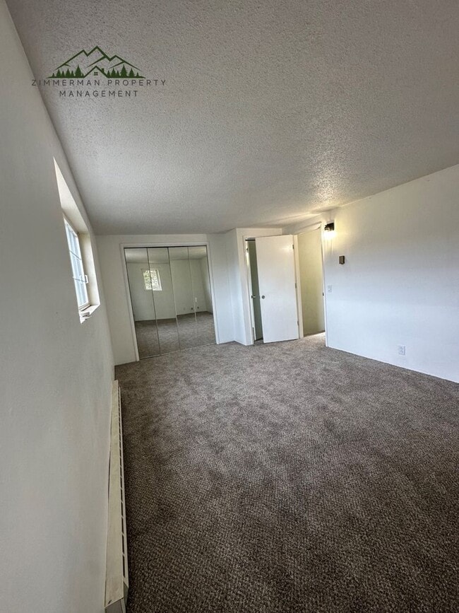 Building Photo - 32513-32515 Coburg Bottom Loop Rd