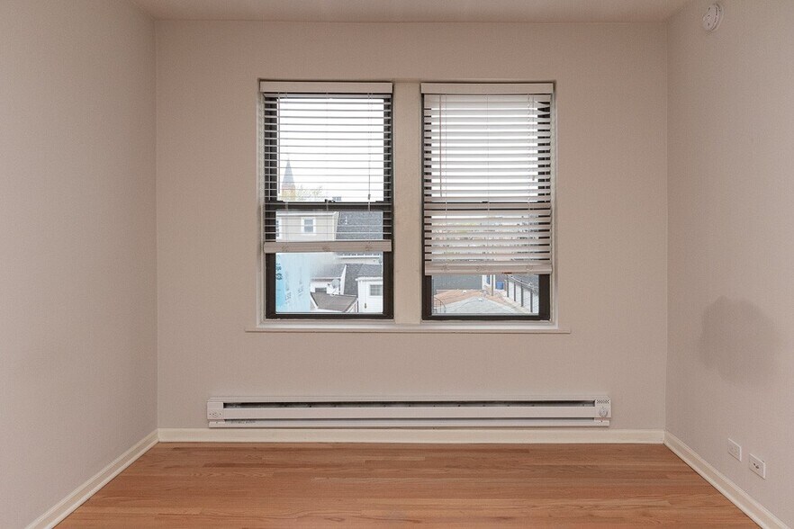 Building Photo - 2832 W Palmer St