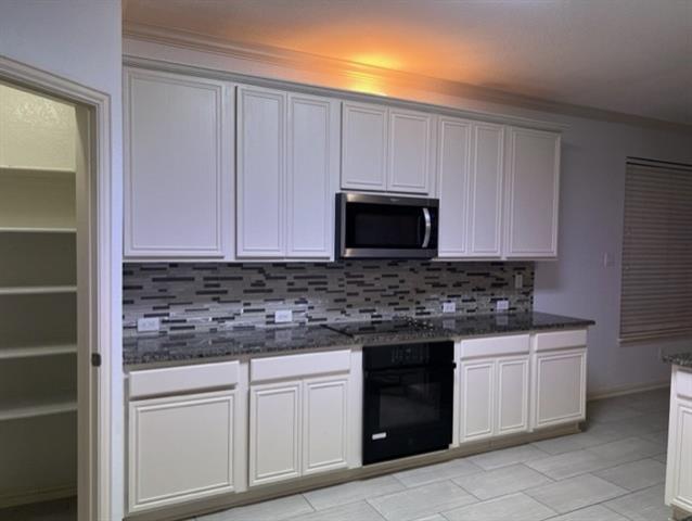 Building Photo - 1613 Clarke Springs Dr
