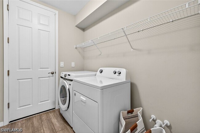 Building Photo - 14567 Edgewater Cir