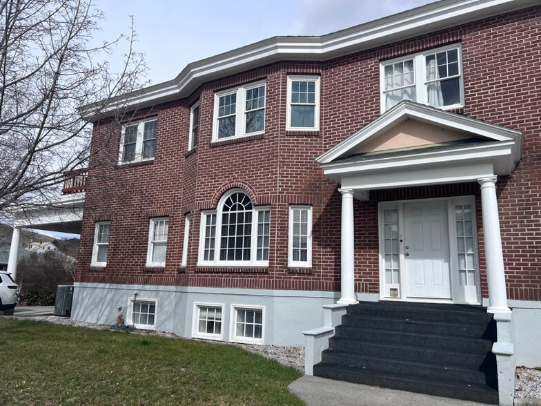 Primary Photo - 315 Gale St