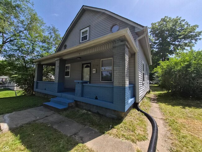 Building Photo - 2755 N Dearborn St
