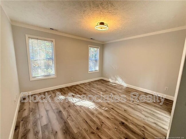Building Photo - 392 Bubble Creek Ct