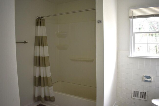 Building Photo - 2576 Peyton Woods Trail SW