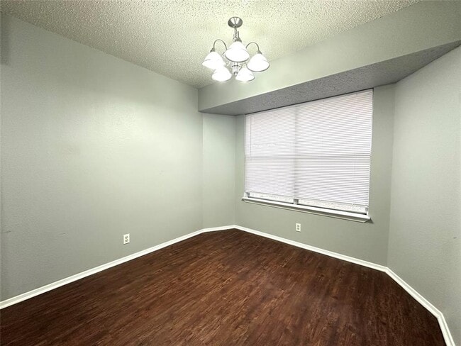 Building Photo - 12401 Tree Line Dr