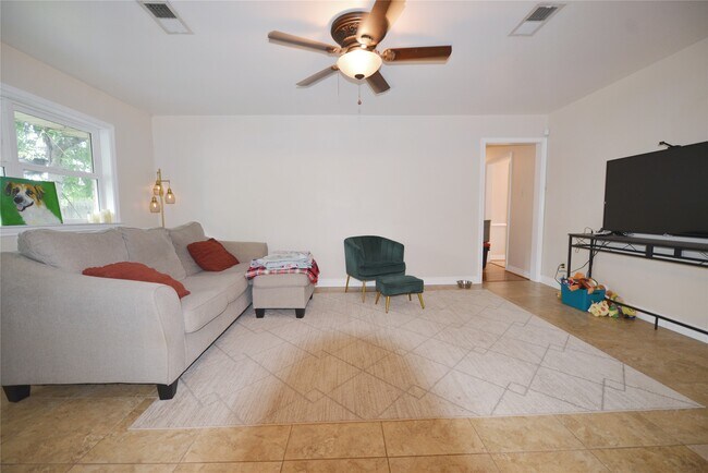 Building Photo - 5118 Lymbar Dr