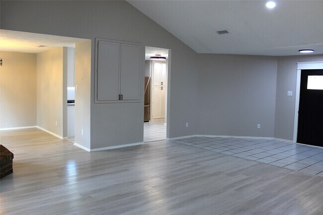 Building Photo - 1210 Three Forks Dr