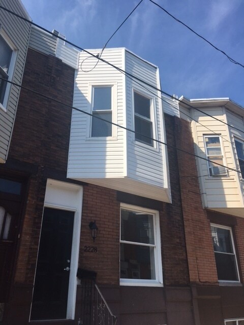 Primary Photo - 2 BED 1 BATH house in South Philly!