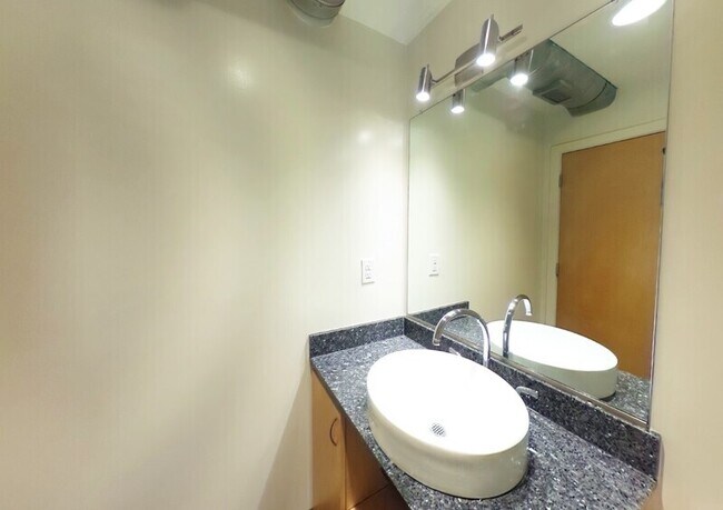 Building Photo - 301 Goshen St