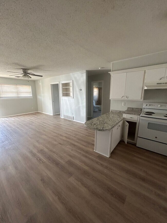 Building Photo - 1618 58th St