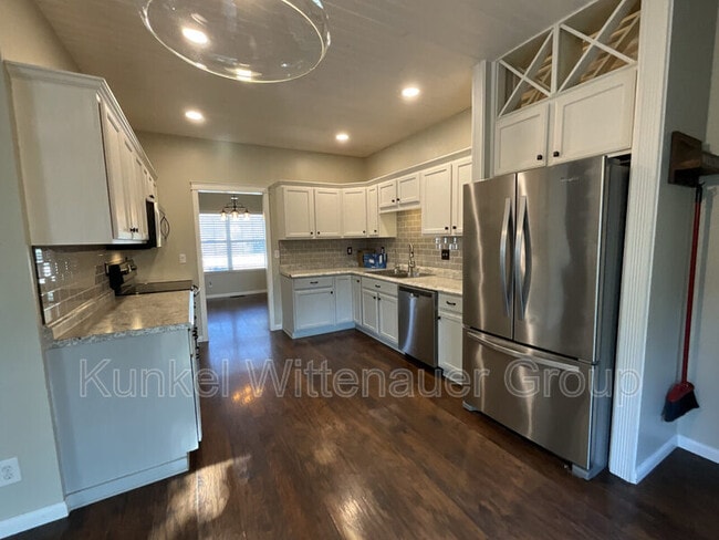 Building Photo - 329 Ring of Kerry Dr